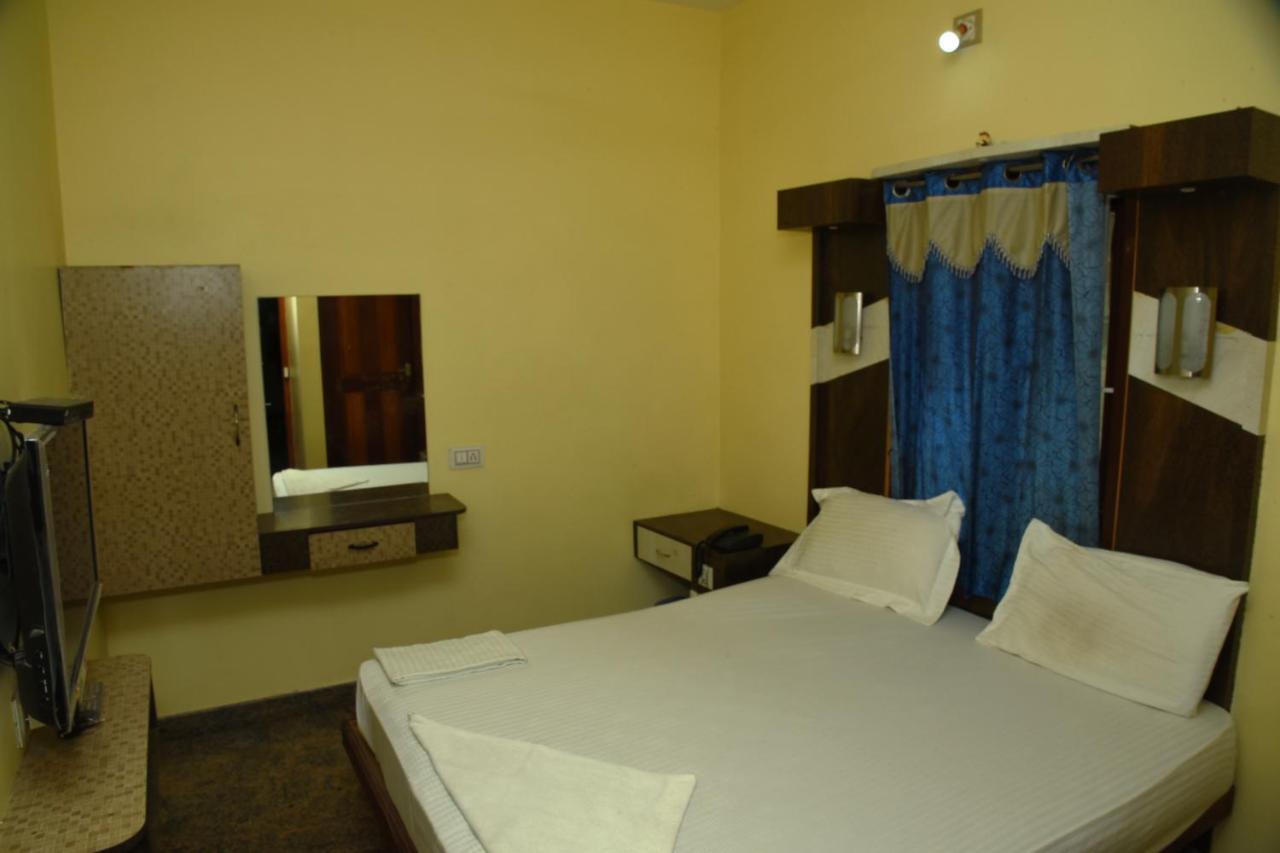 Thiruchendur Stayz Vairavel Residency Tiruchchendūr Екстериор снимка