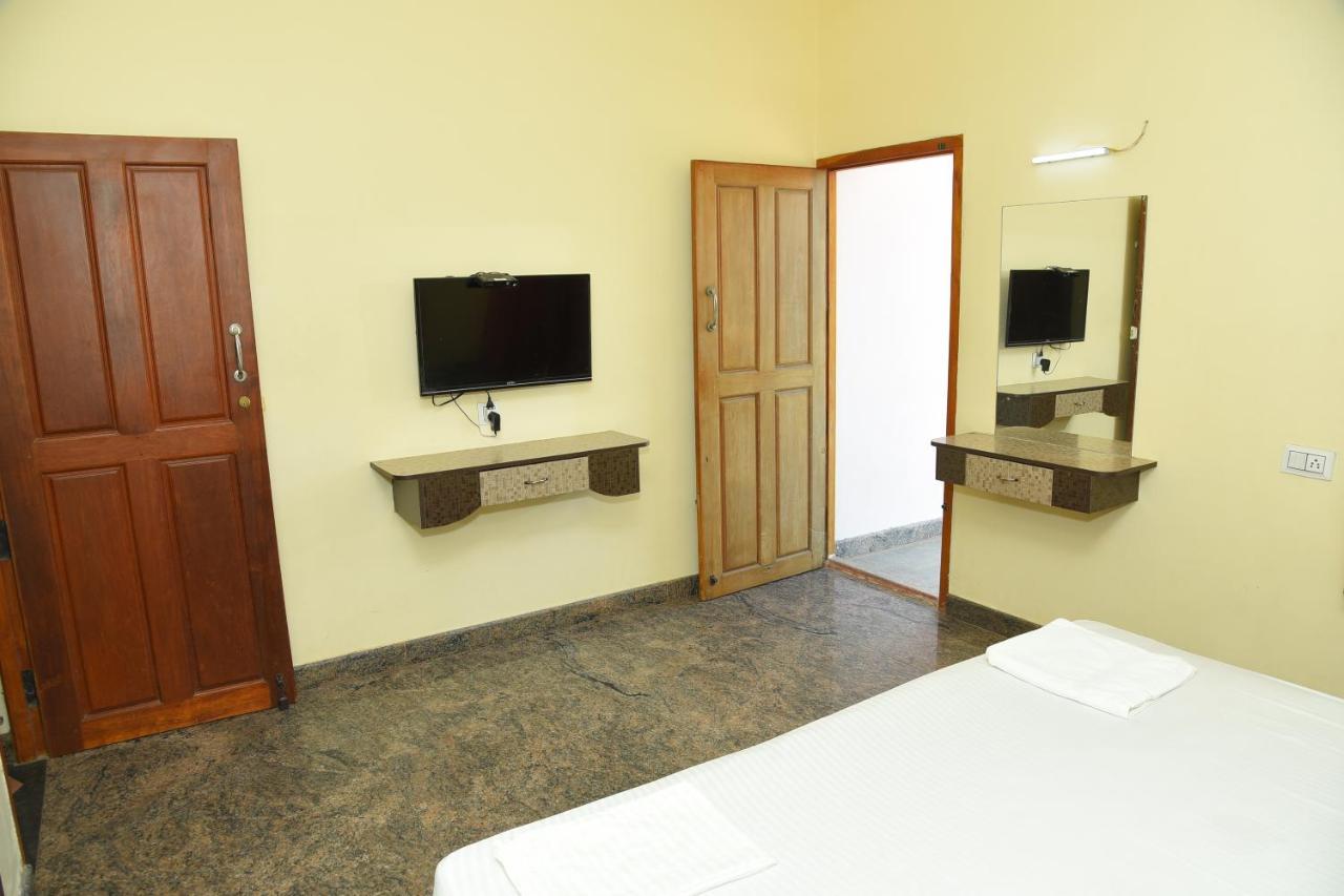 Thiruchendur Stayz Vairavel Residency Tiruchchendūr Екстериор снимка