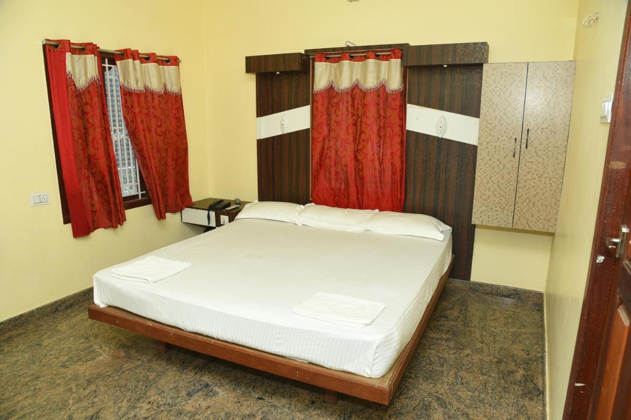 Thiruchendur Stayz Vairavel Residency Tiruchchendūr Екстериор снимка